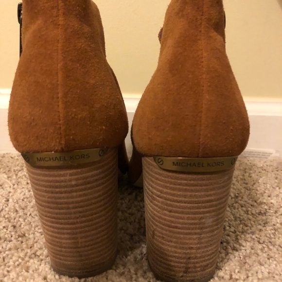 Camel suede Michael Kors peep toe heels - Picture 3 of 8